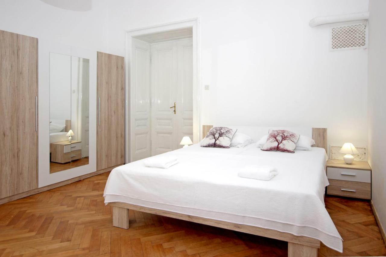 Apartment In The Top Center Of Old Town Pula Luaran gambar
